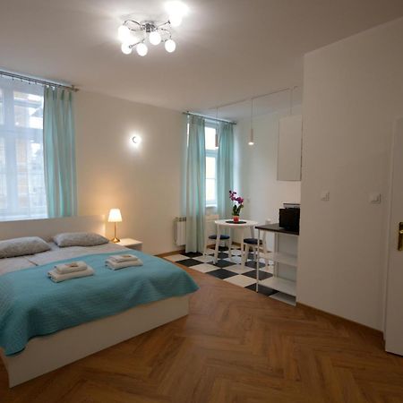 Royal Castle Apartments คราคูฟ ภายนอก รูปภาพ
